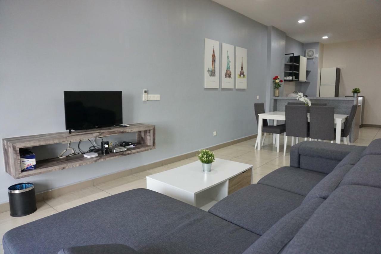 Pm Octagon & 2 Apartment